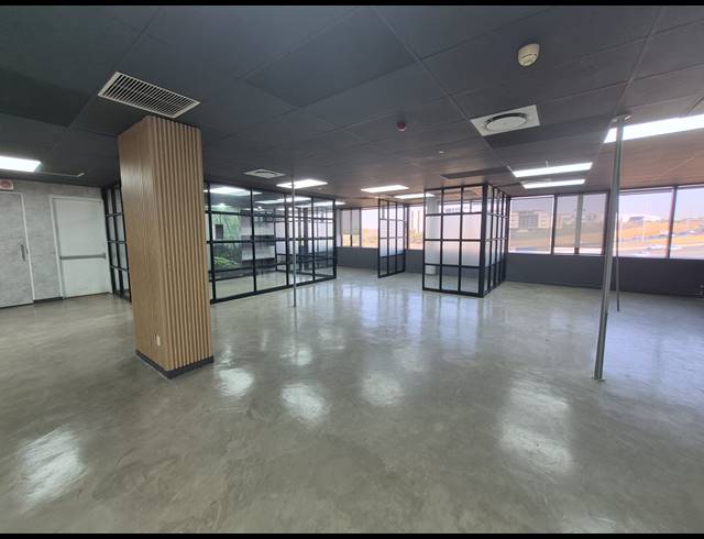 270M² OFFICE TO LET IN WOODMEAD